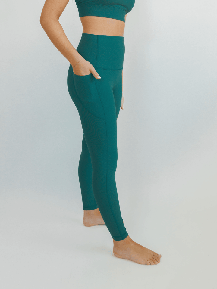 Laguna "Nova" Compressive Ribbed Soft and Supportive Pocket Leggings