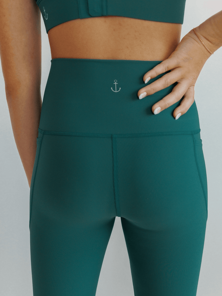 Laguna "Nova" Compressive Ribbed Soft and Supportive Pocket Leggings