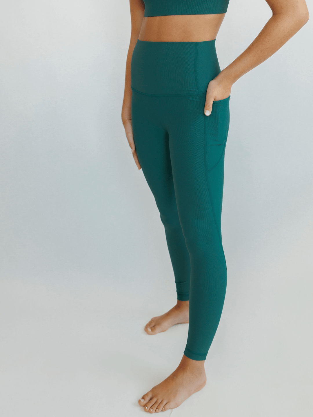 Laguna "Nova" Compressive Ribbed Soft and Supportive Pocket Leggings